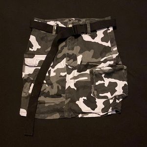 Camo cargo skirt